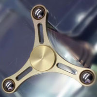 Triangle Finger Spinner